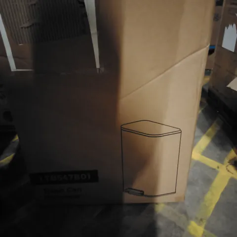 BOXED SONGMICS TRASH CAN