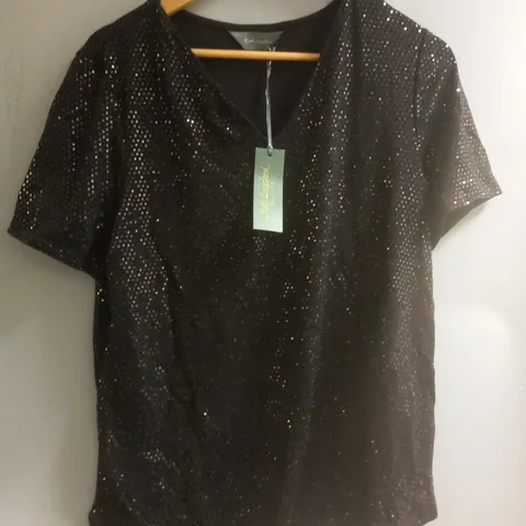 RUTH LANGSFORD SPARKLE V-NECK TOP IN BLACK - MEDIUM