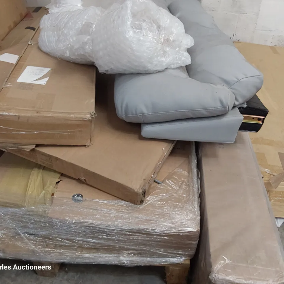 PALLET OF ASSORTED BOXED FURNITURE PARTS INCLUDING BED & DINING TABLE PARTS, THREE SEATER SOFA BACK SECTION