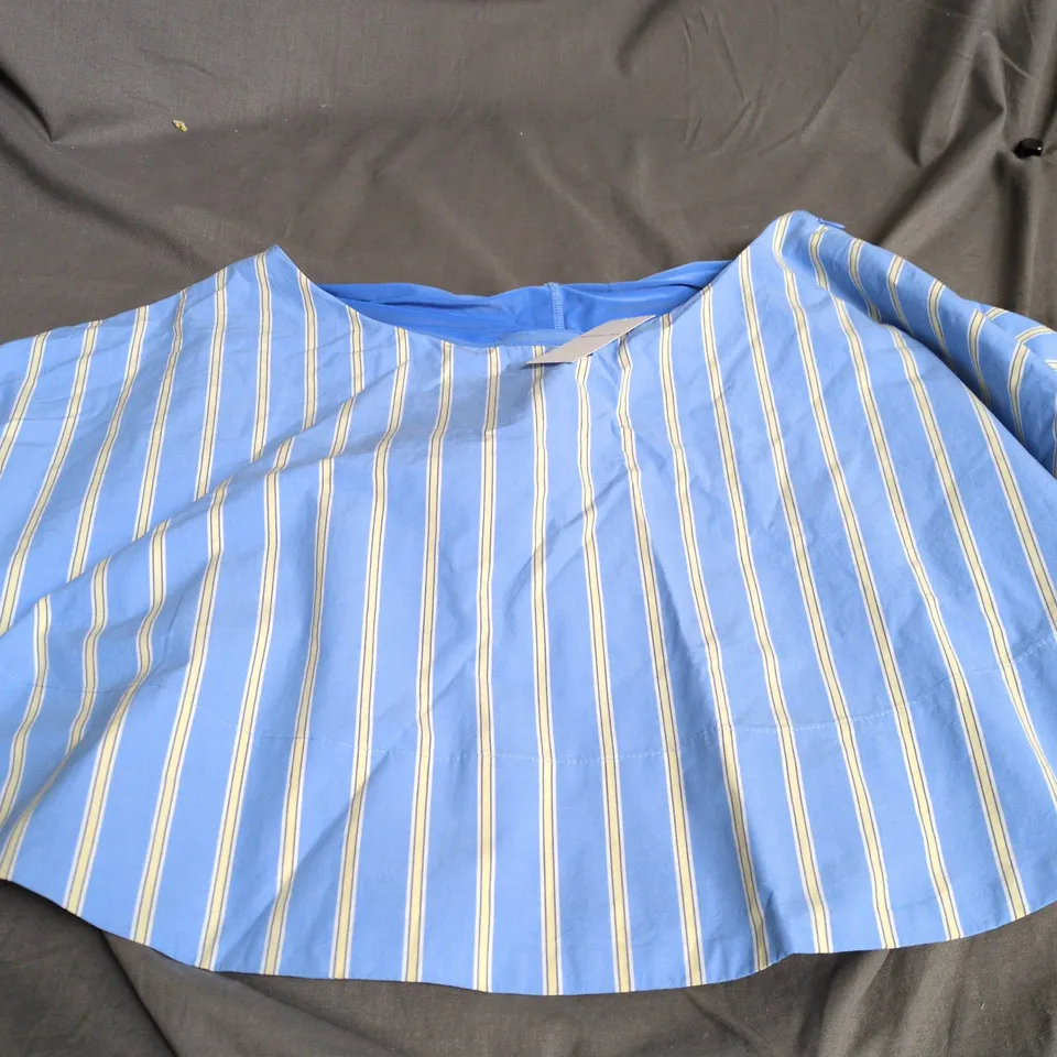 ABERCROMBIE & FITCH BLUE STRIPED SKORT SIZE L
