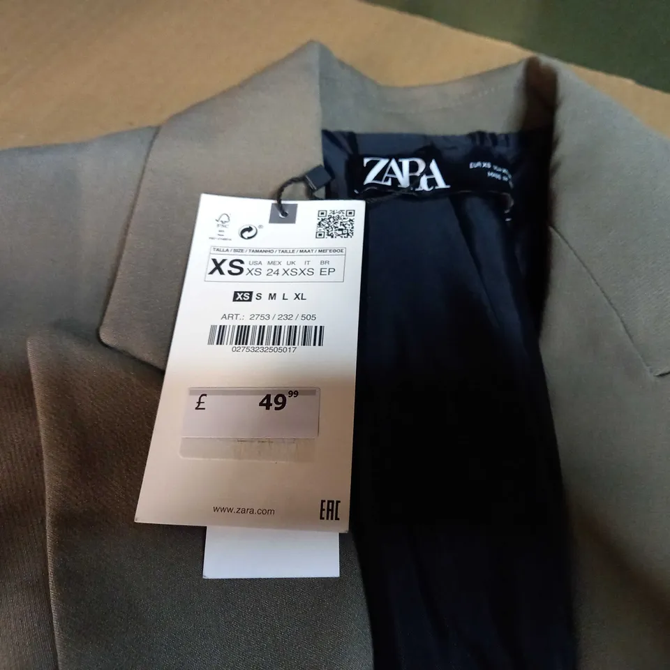 ZARA LIGHT KHAKI OVERSIZED SUIT JACKET - XS