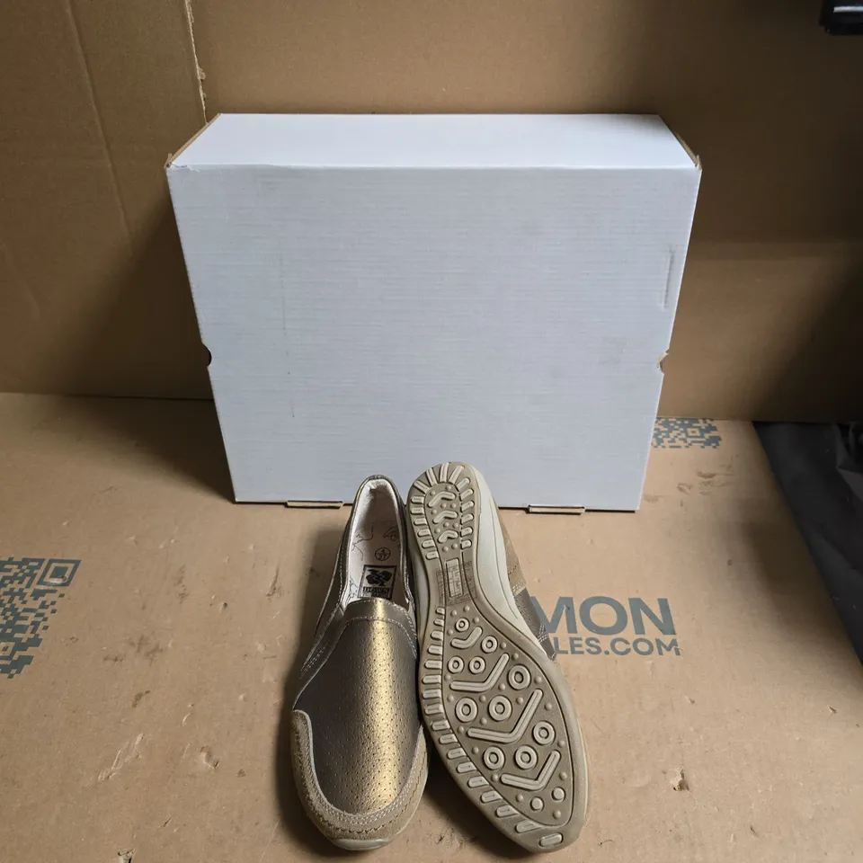 WOMEN'S GOLD METALLIC SLIP-ON SHOES – UK SIZE 4