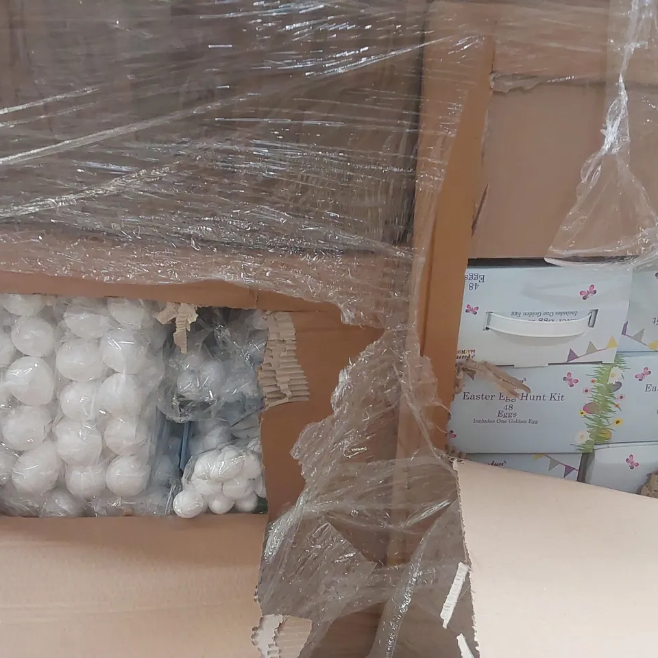 PALLET CONTAINING A VERY LARGE QUANTITY OF ASSORTED EASTER ITEMS INCLUDING: FOAM EGGS, EASTER EGG HUNT KITS, EGG CAPSULES ECT