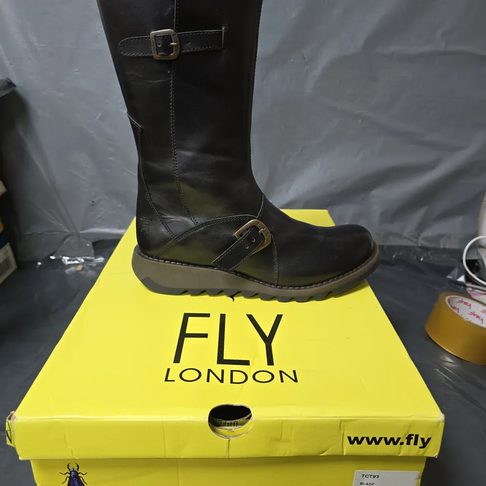 FLY LONDON WOMENS MES 2 BUCKLE BOOTS - BLACK - SIZE 7
