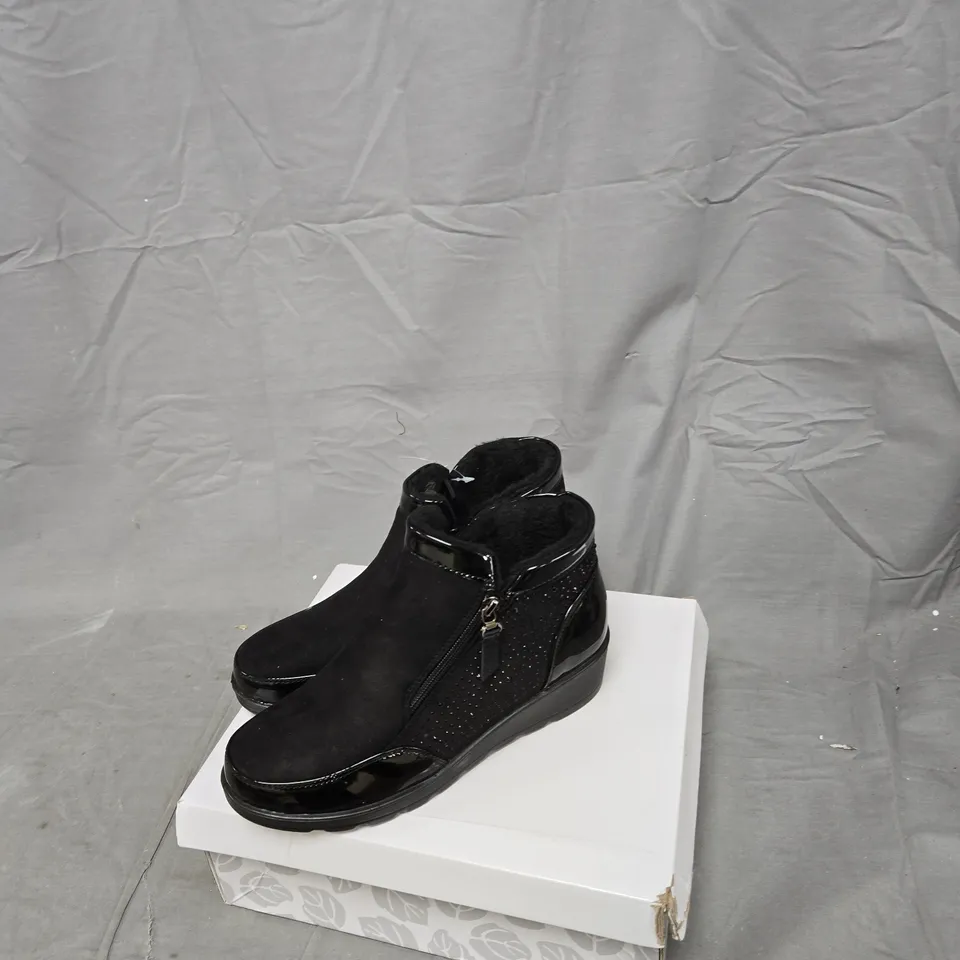 SADIE BLACK SUEDE ANKLE BOOTS WITH PATENT TOE CAP – UK 6