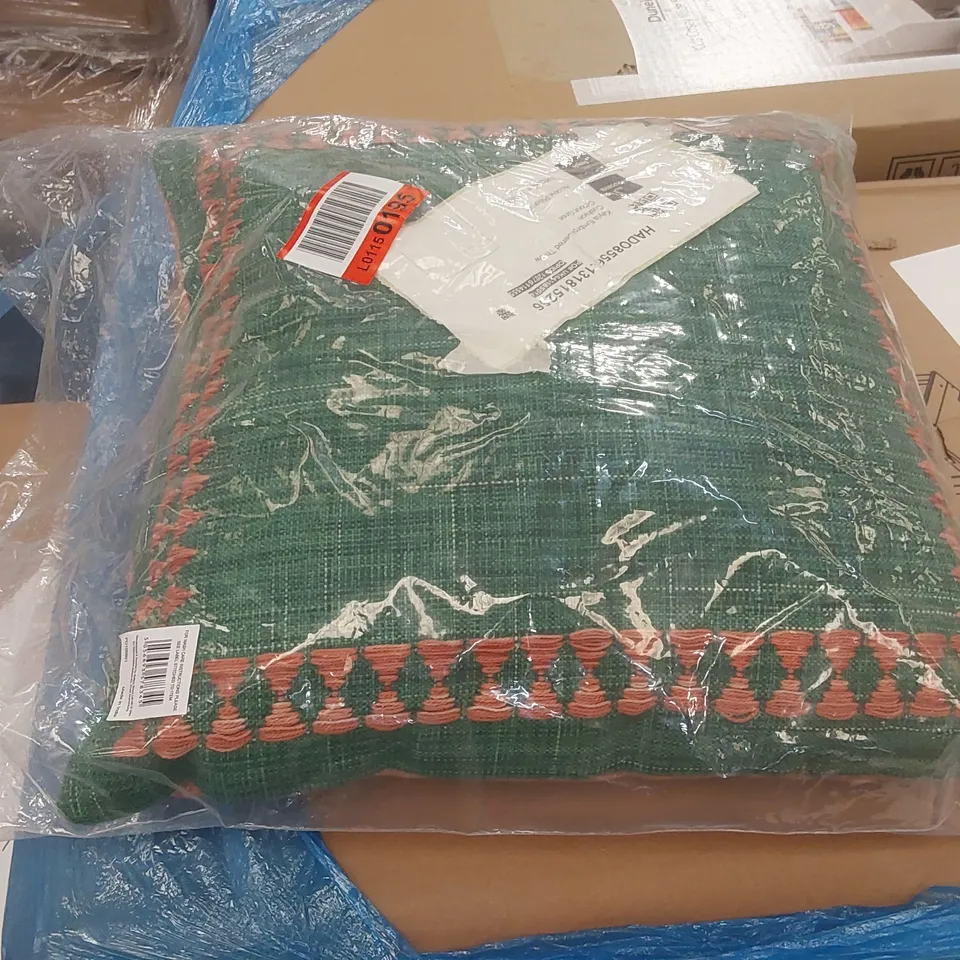 KAYLA EMBROIDERED THROW CUSHION