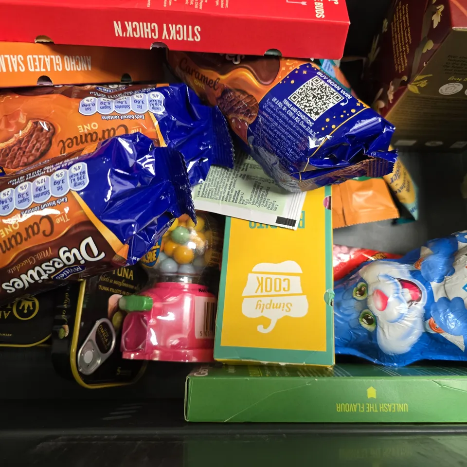 APPROXIMATELY 14 ASSORTED FOOD ITEMS TO INCLUDE - DARK CHOCOLATE , KINDER SUPRISE , PUKKA VANILLA CHAI ETC