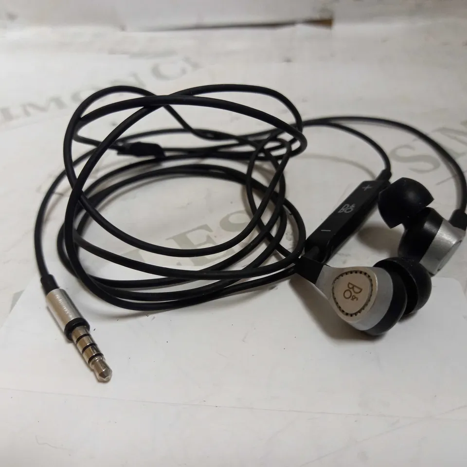 B&O EARPHONES