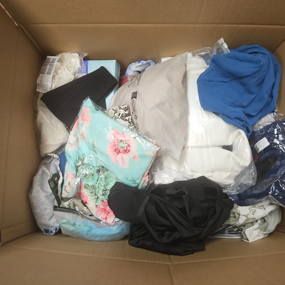 LARGE BOX OF APPROXIMATELY 20 ASSORTED CLOTHING ITEMS IN VARIOUS SIZES, STYLES AND COLOURS
