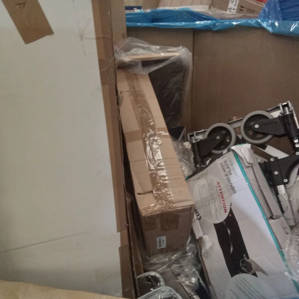 PALLET OF ASSORTED ITEMS INCLUDING HEATED BLANKET, CUSIMAX DOUBLE HOT PLATE, GYM1 INDOOR PLAYGROUND, JUVALE PAPER CUPS, NAVARIS ELECTRIC HEATING BLANKET, HOMIDEC DRYING RACK 