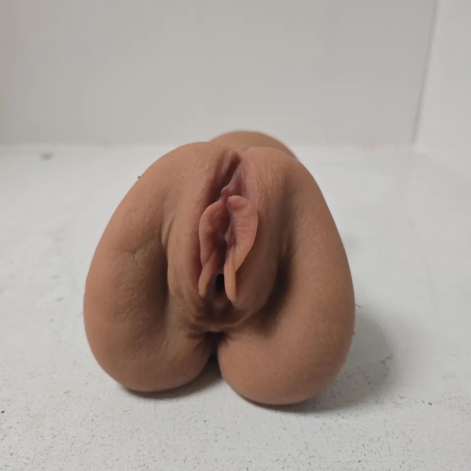 FLESH-TONED SILICONE SEX TOY (DOUBLE-ENDED)