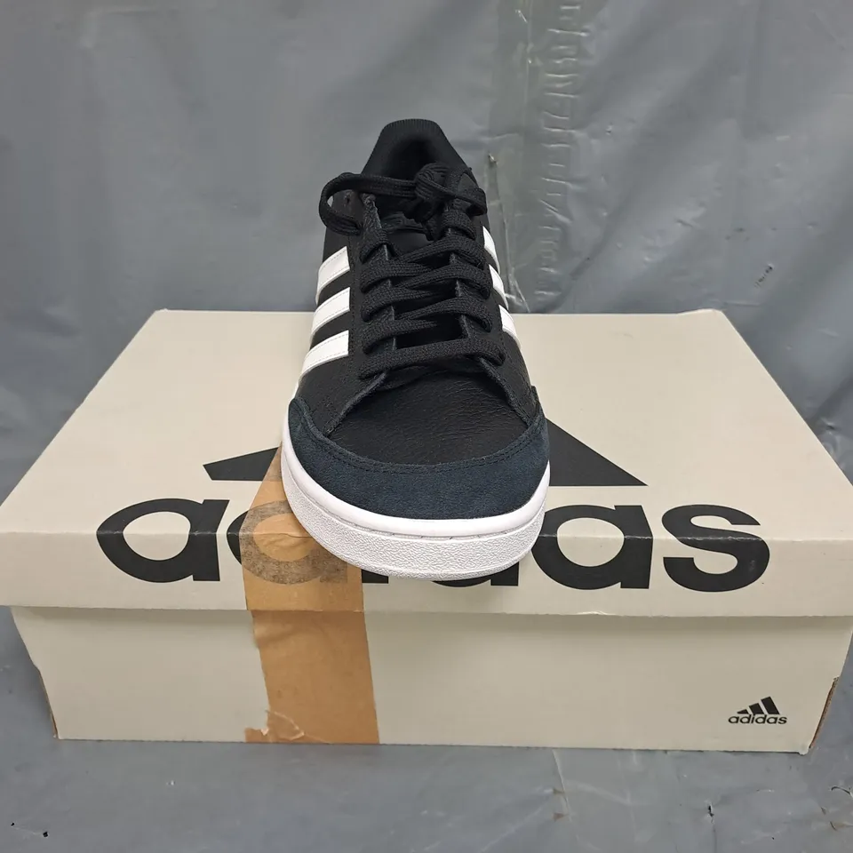 BOXED PAIR OF ADIDAS GRAND COURT SE SHOES IN BLACK/WHITE SIZE UK 11