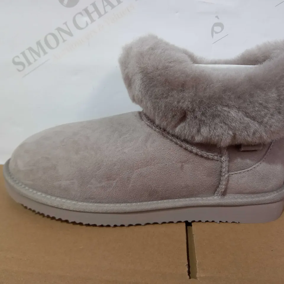 MODA IN PELLE SHEEPSKIN SLIPPER BOOT (GREY), SIZE 5 UK