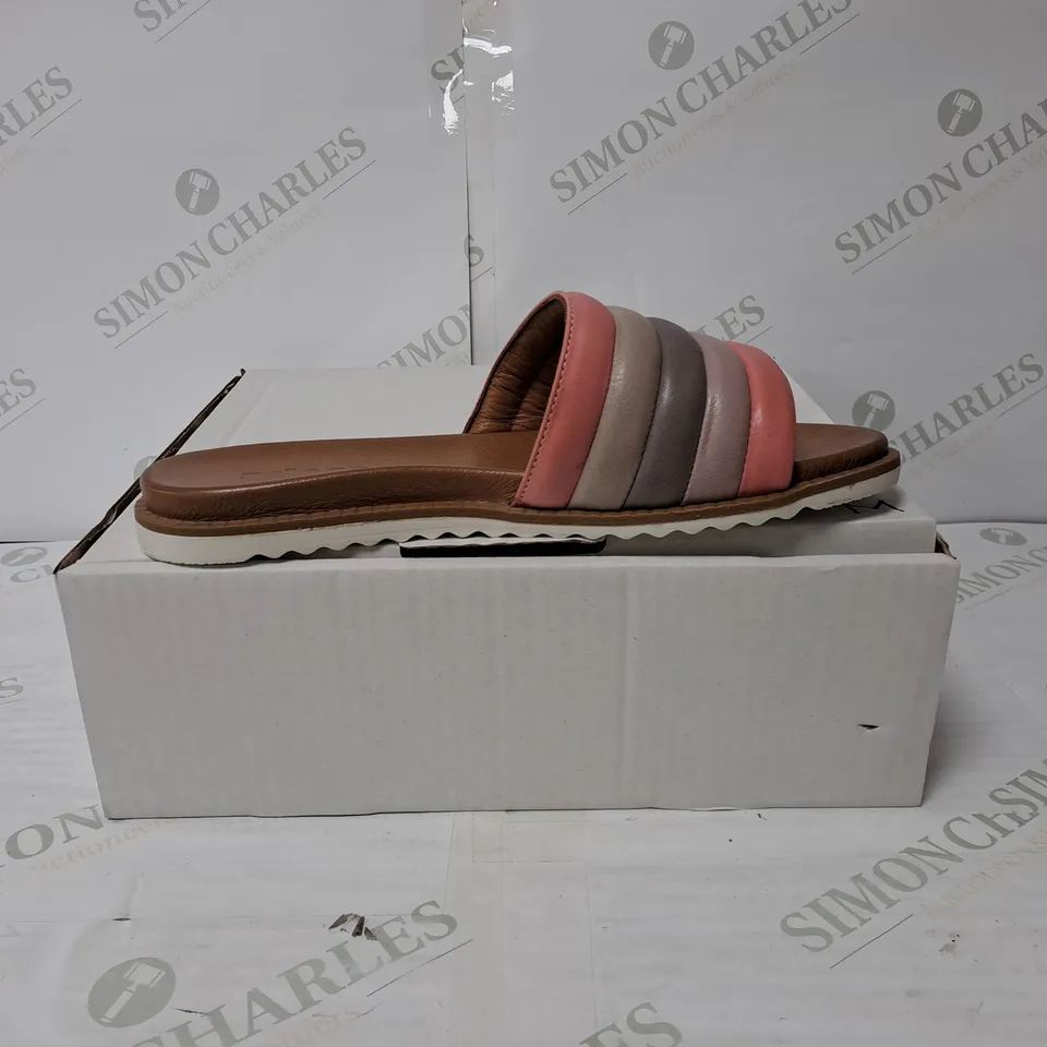BOXED PAIR OF ADESSO MULTI COLOURED SANDALS SIZE 7 