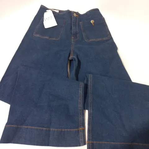STRADIVARIUS SEAMLESS FULL LENGTH JEANS IN BLUE - UK 14