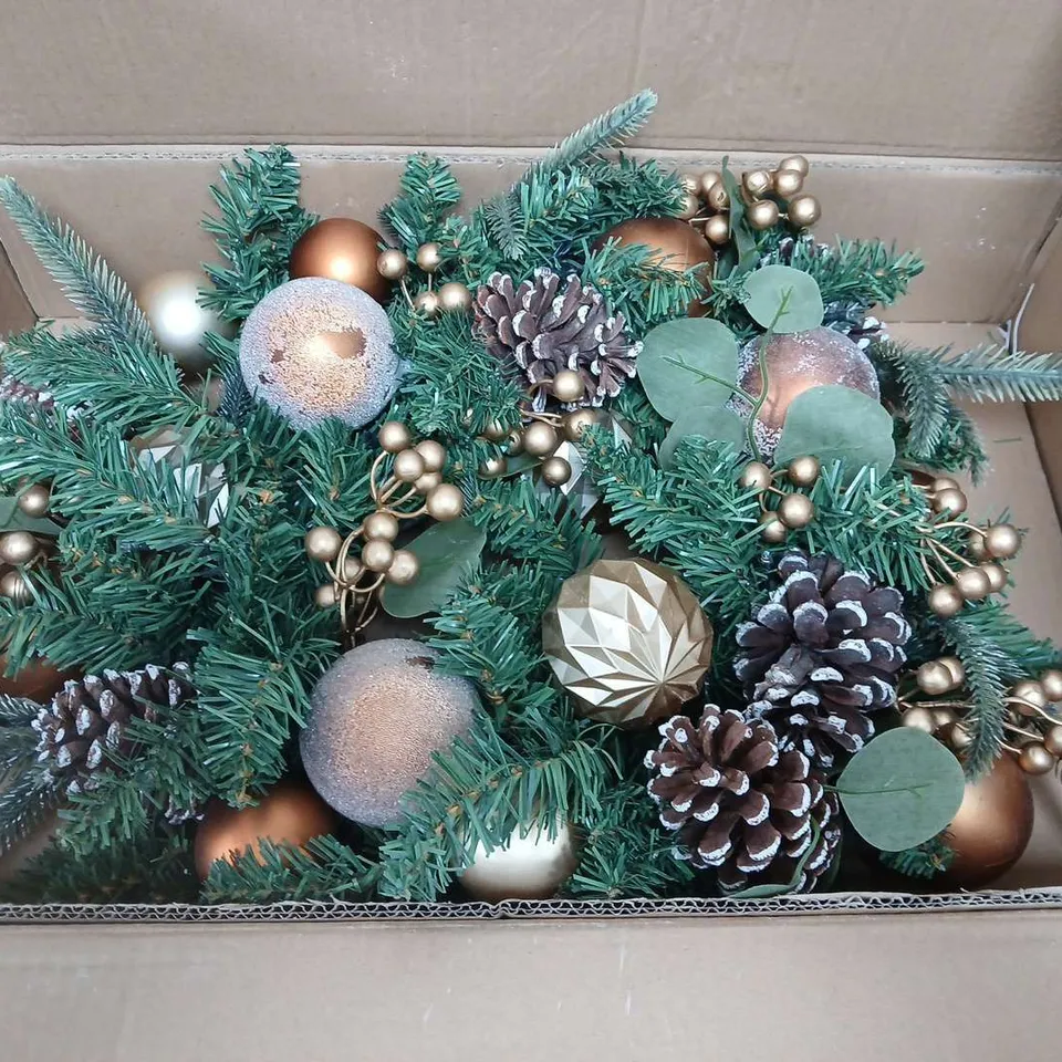 COPPER AND GOLD PRE-LIT FESTIVE WREATH RRP £39.99