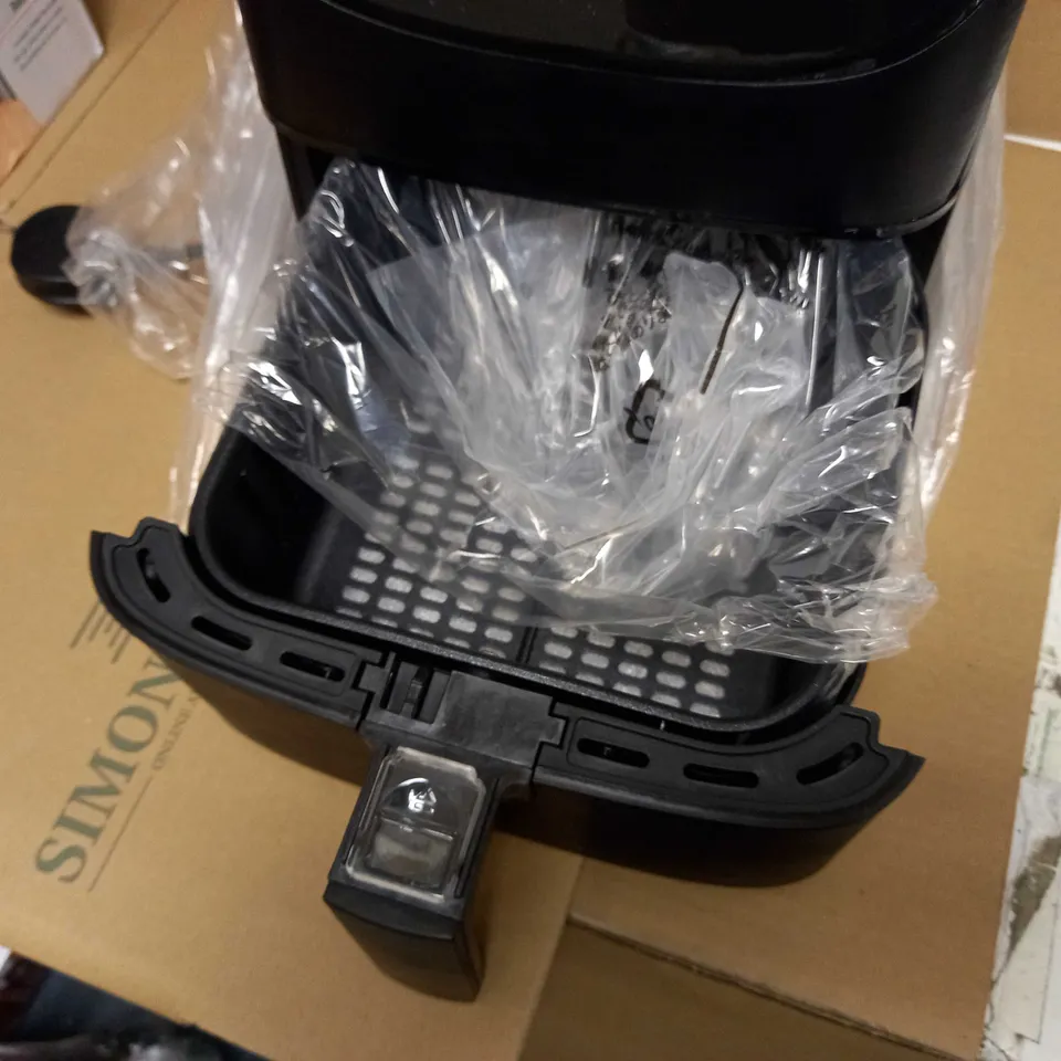 COSORI ELECTRIC HOT AIR FRYER 