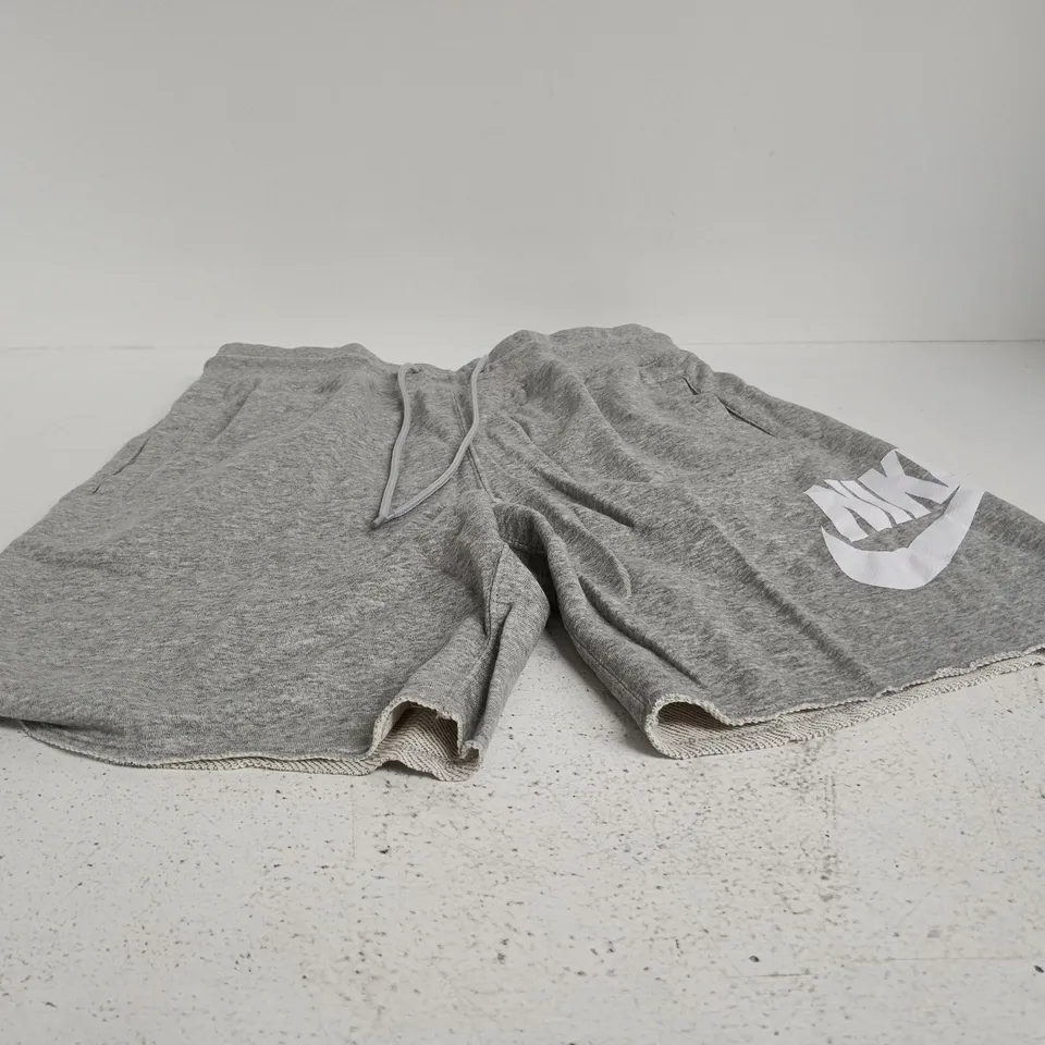 NIKE GREY SHORTS WITH SWOOSH LOGO, DRAWSTRING MEDIUM