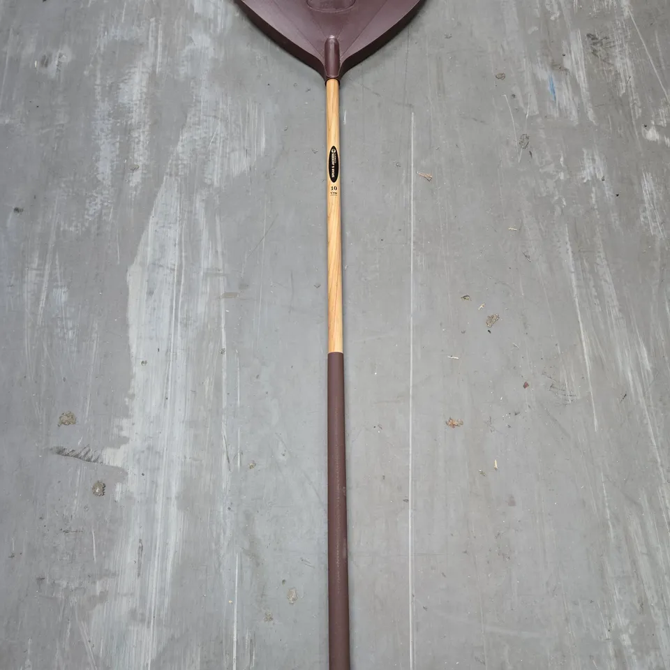 SPEAR & JACKSON ELEMENTS RAKE IN BROWN