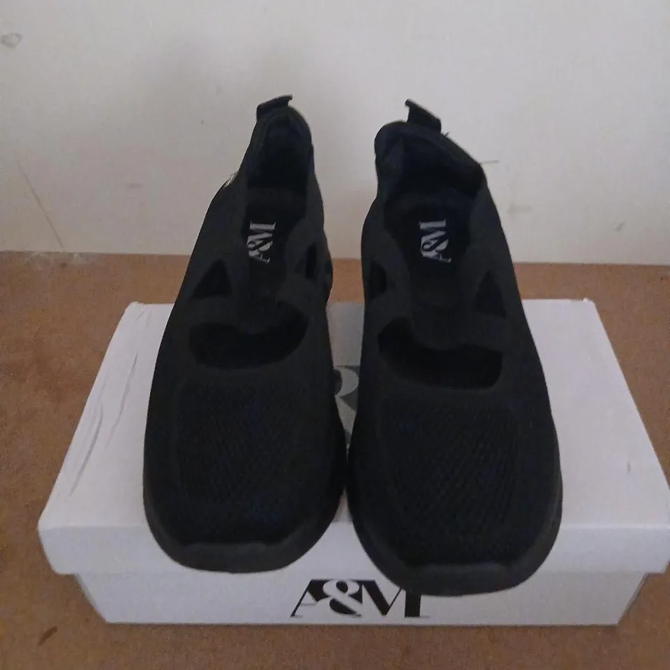 A&M LINK 3 WOMEN’S BLACK KNIT SHOES – SIZE 4