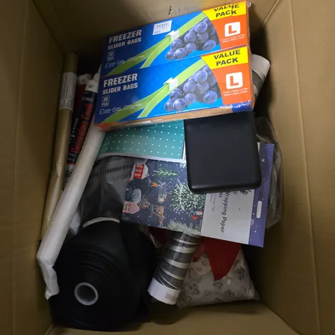 LARGE BOX OF APPROX 5 ASSORTED HOUSEHOLD ITEMS TO INCLUDE FREEZER BAGS, STORAGE BOX AND WALLPAPER