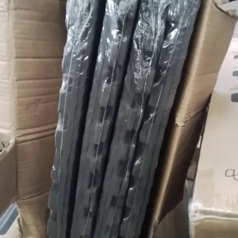 BOX CONTAINING APPROXIMATELY 8 EXERCISE FOAM TILES -BLACK-