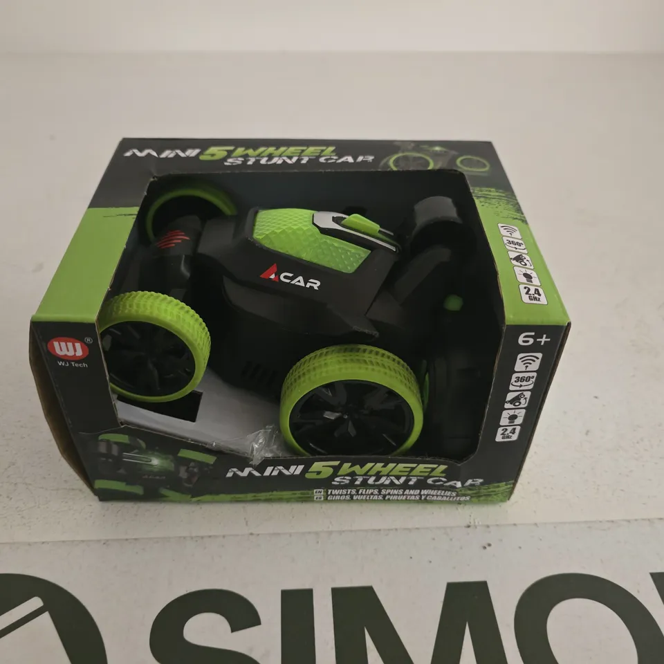 MINI WHEEL STUNT CAR – REMOTE CONTROL TOY, GREEN & BLACK