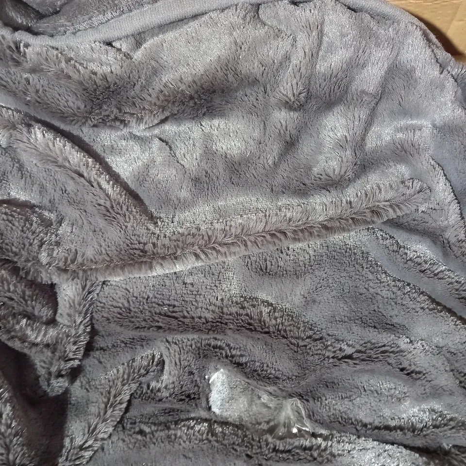 COZEE HOME VELVETSOFT HEATED THROW IN GREY