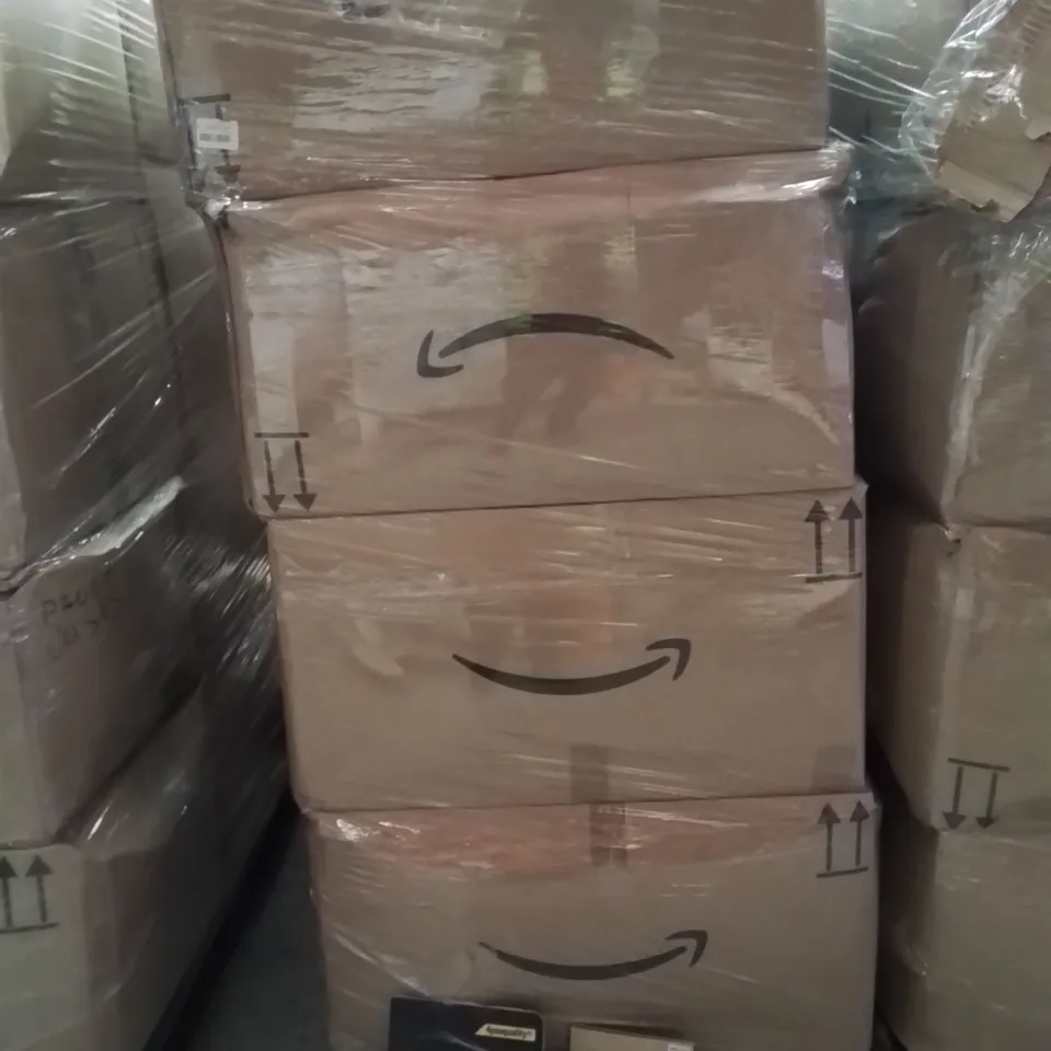 PALLET TO CONTAIN A LARGE QUANTITY OF TABLET CASES AND SCREEN PROTECTORS