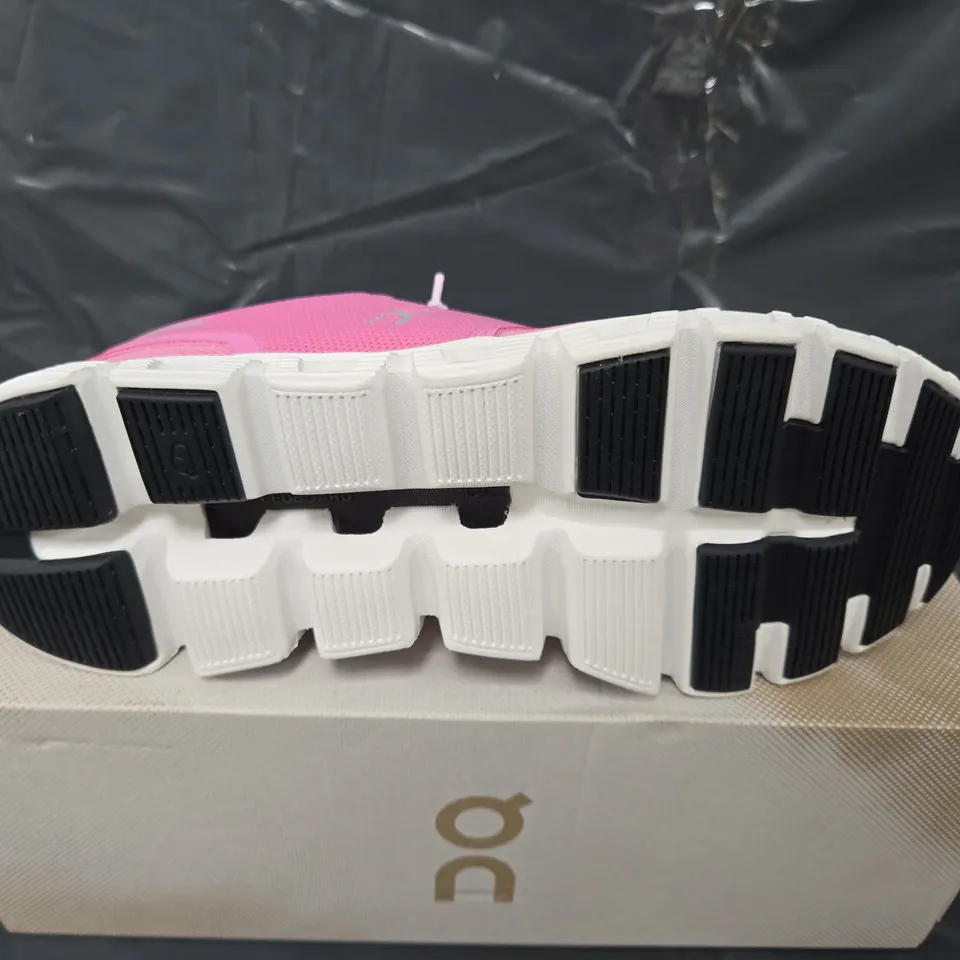 BOXED PAIR OF ON CLOUD 6 TRAINERS IN PINK - UK 6.5