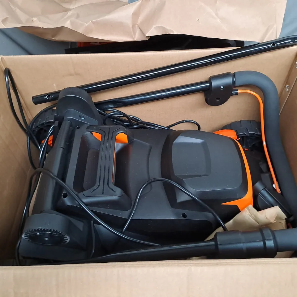 BOXED YARD FORCE ELECTRIC LAWNMOWER 