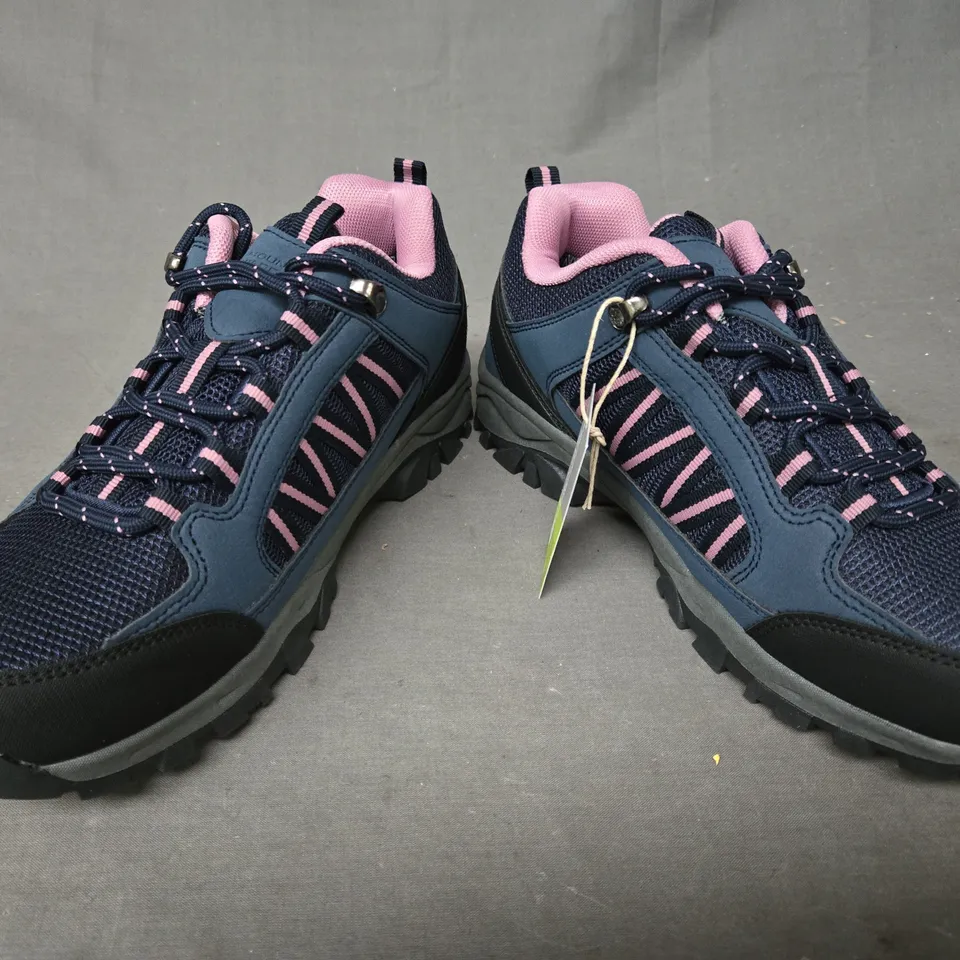 BOXED PAIR OF MOUNTAIN WAREHOUSE PATH WOMEN'S OUTDOOR WATERPROOF WALKING SHOES IN NAVY/BERRY UK SIZE 6