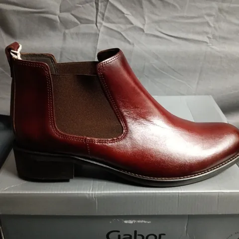 BOXED PAIR OF GABOR BURGUNDY LEATHER CHELSEA BOOTS – WOMEN'S - UK SIZE 6