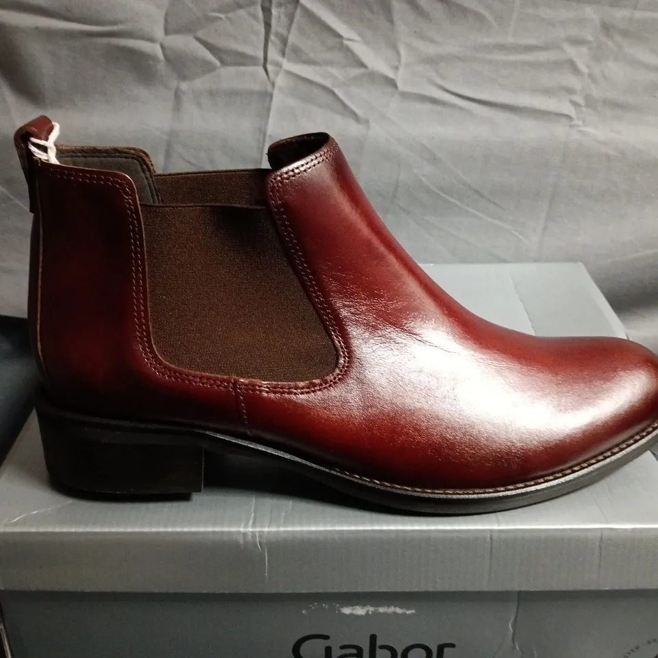 BOXED PAIR OF GABOR BURGUNDY LEATHER CHELSEA BOOTS – WOMEN'S - UK SIZE 6