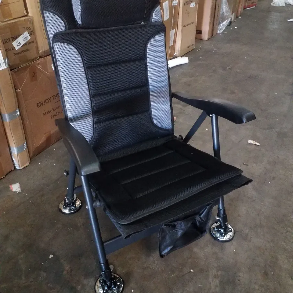 BOXED BLACK AND GREY OUTDOOR LOUNGER/CHAIR