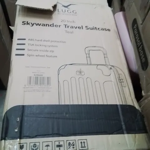 BOXED LUGG 20INCH SKYWANDER TRAVEL SUITCASE TEAL