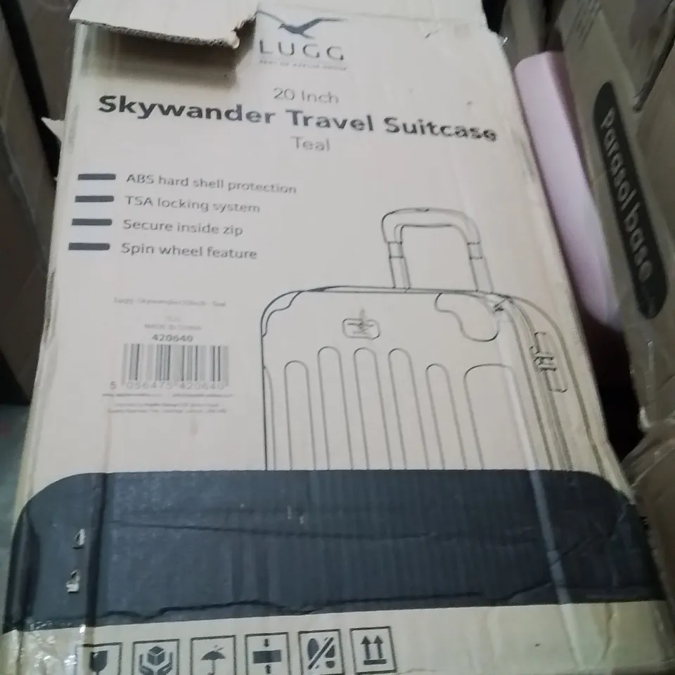 BOXED LUGG 20INCH SKYWANDER TRAVEL SUITCASE TEAL