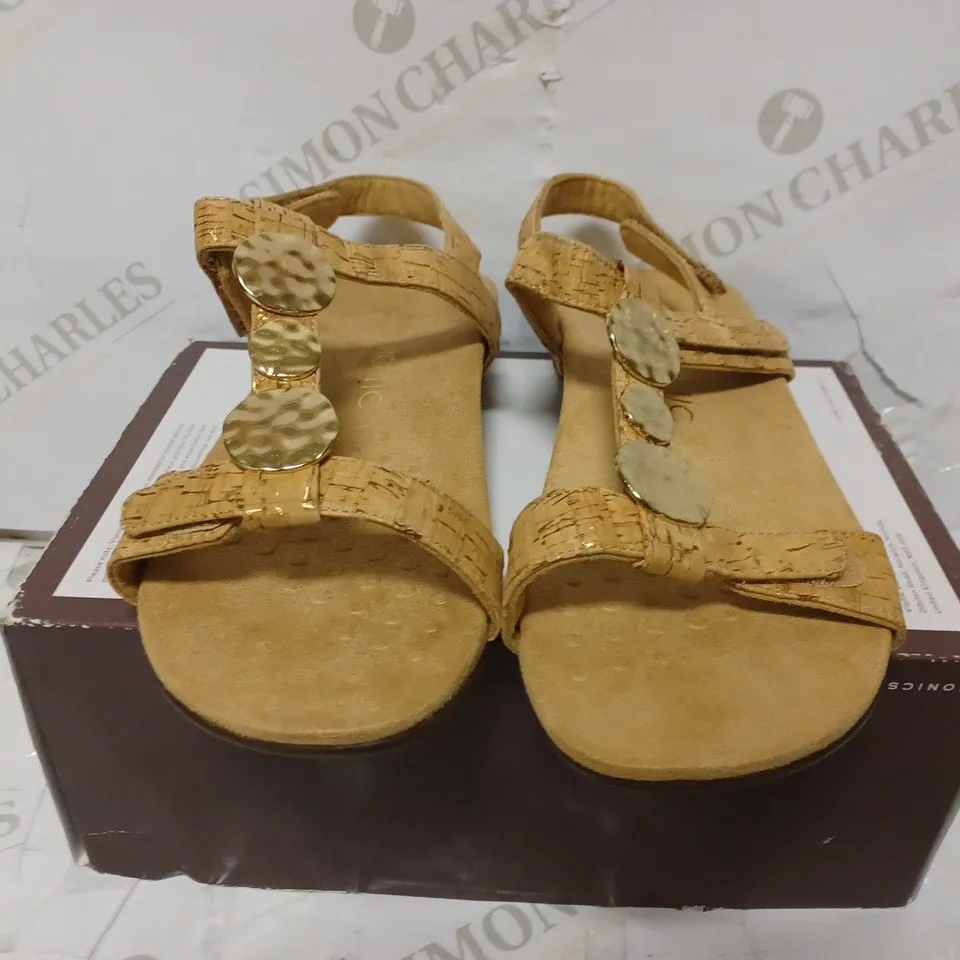 VIONIC REST FARRA LIZARD GOLD CORK SANDALS - SIZE 6