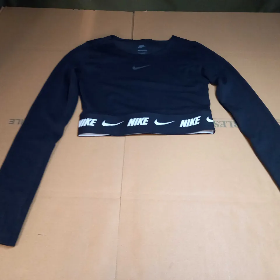 NIKE TIGHT FIT CROP TOP IN BLACK - SMALL