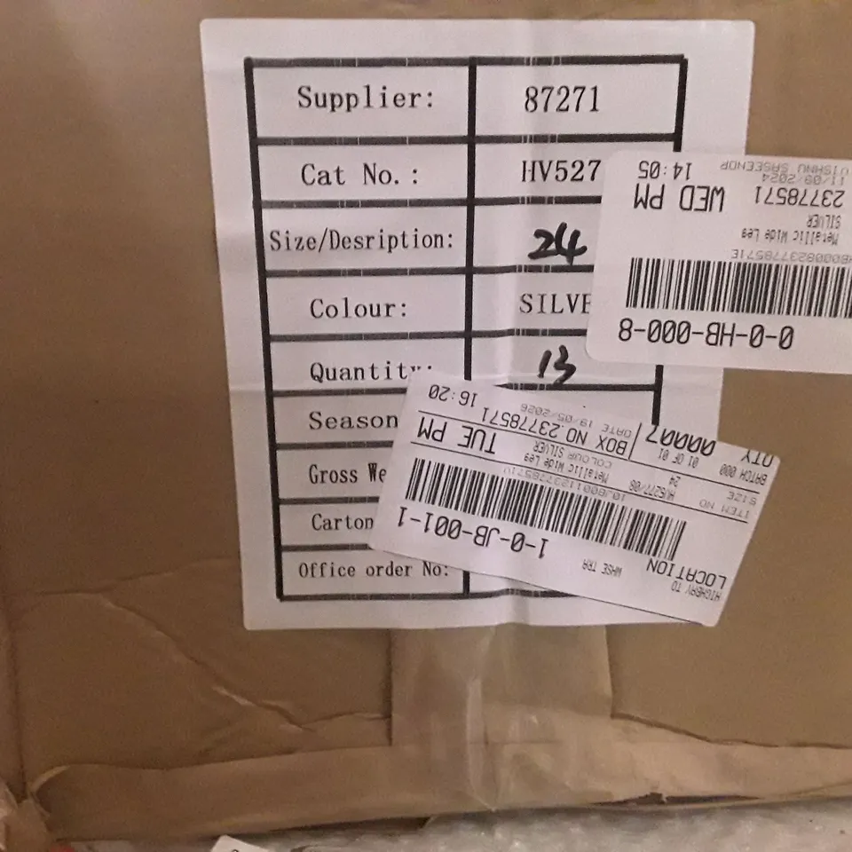 BOXED BRAND NEW JDWILLIAMS DENIM METALIC WIDE JEANS SIZE 24R SILVER COLOUR APPROXIMATELY 7 PIECES