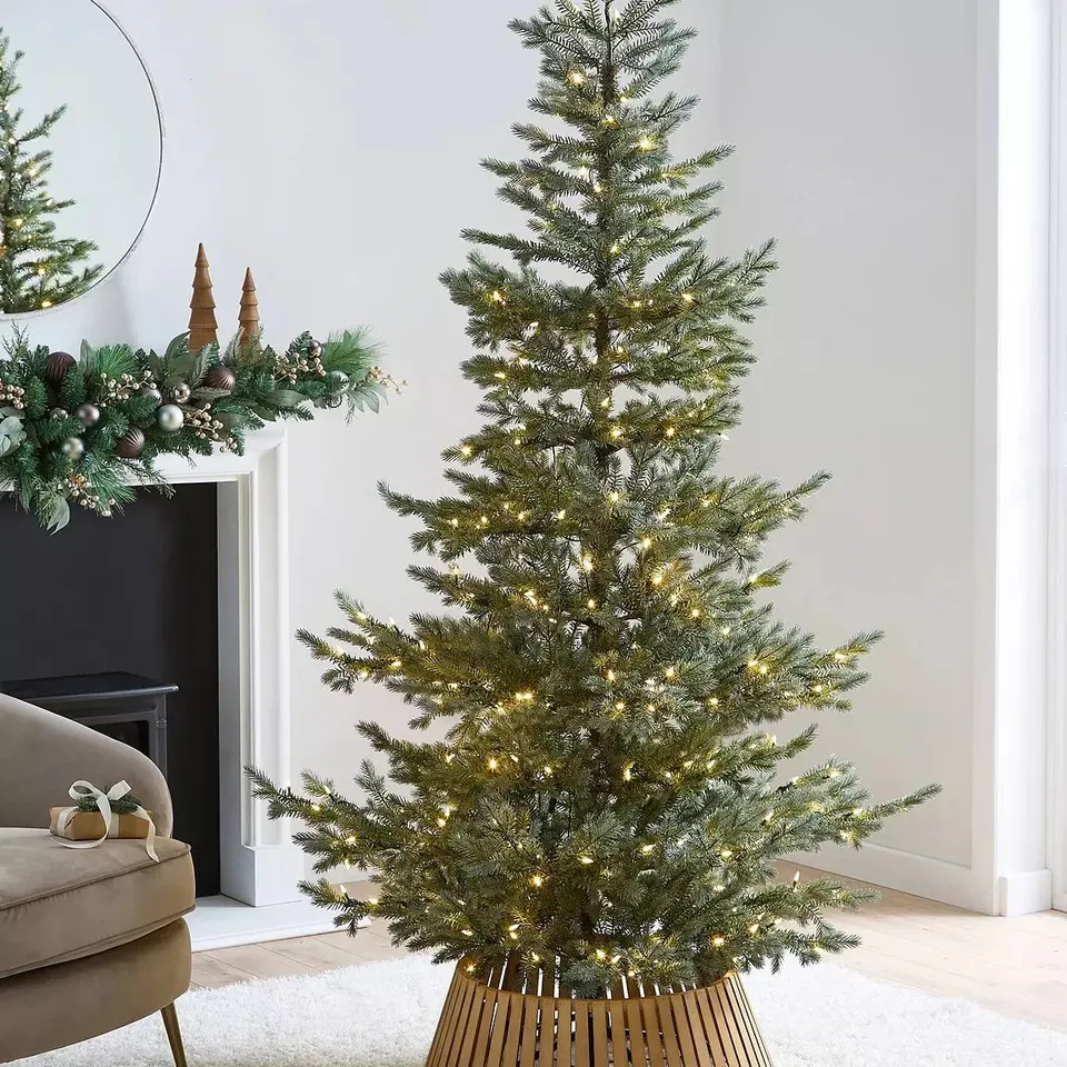 BOXED 7FT ELEGANCE PRE LIT CHRISTMAS TREE (1 BOX) RRP £199.99