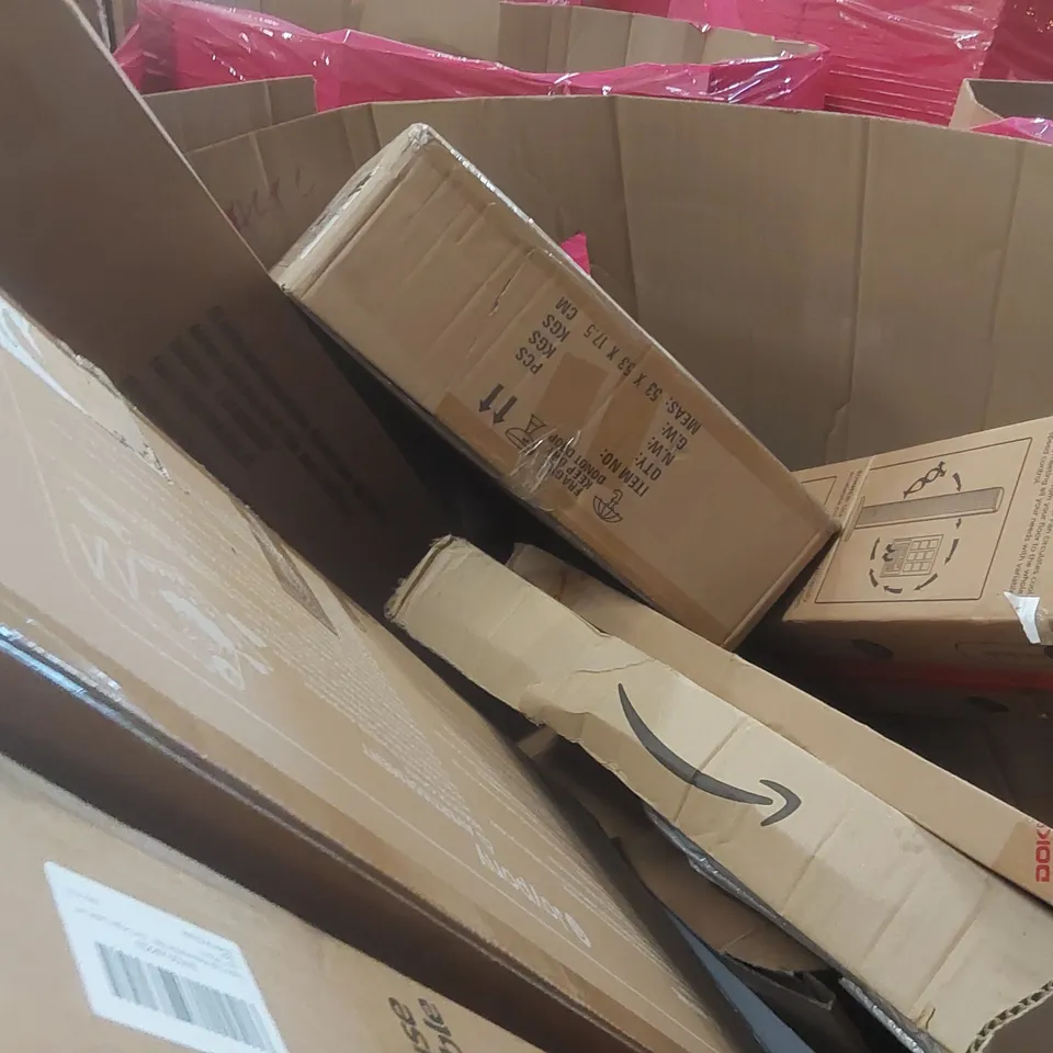 PALLET OF ASSORTED ITEMS INCLUDING: ROLLED MATTRESS, GOVEELIFE SMART TOWER FAN, FAN LIGHT, RETRACTABLE SAFETY GATE, FOLDING PLAYMAT ECT