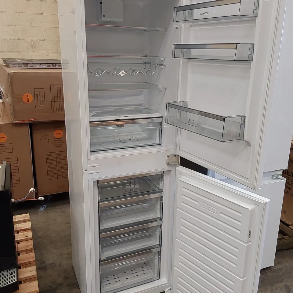 KENWOOD FREESTANDING FRIDGE FREEZER - WHITE