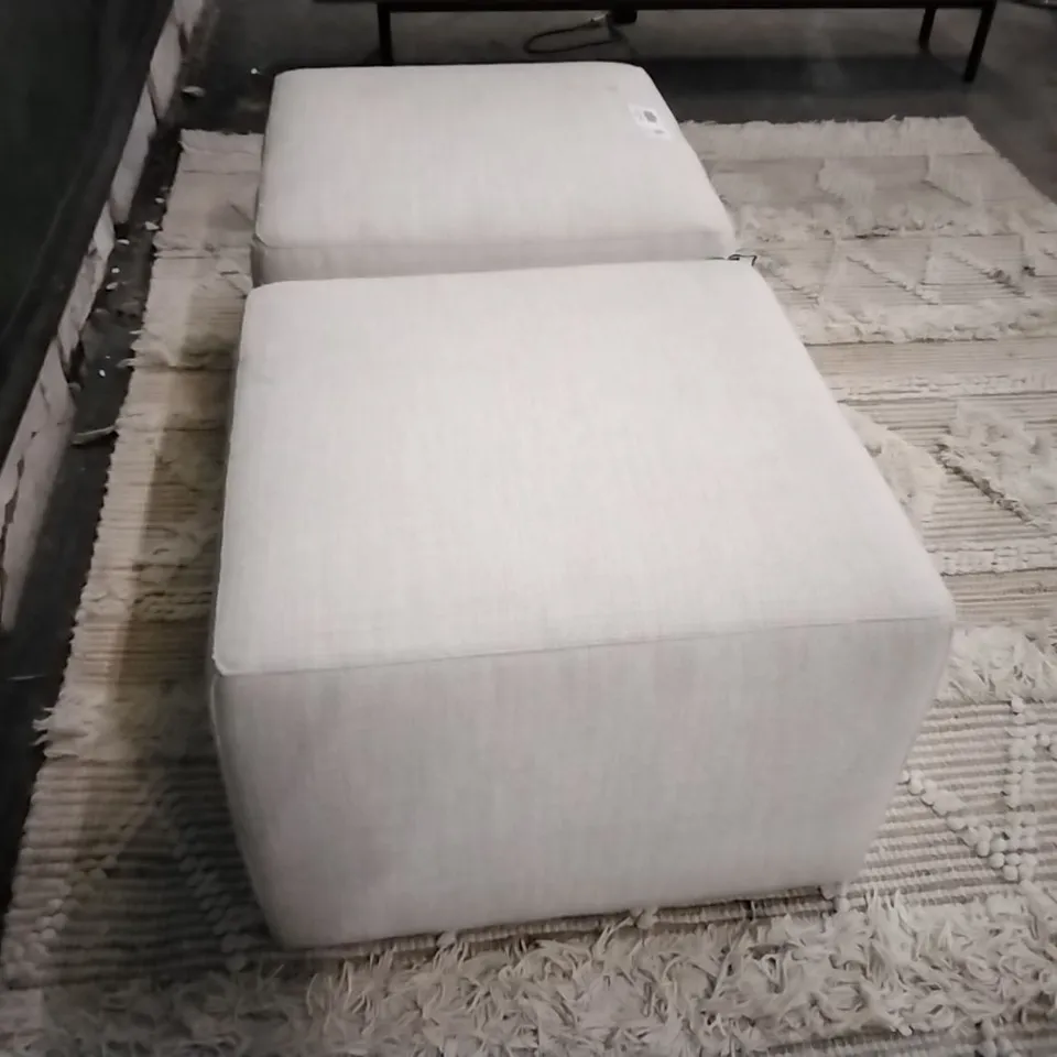 QUALITY ITALIAN MADE PAIR OF NATUZZI GREY FABRIC FOOTSTOOLS  RRP £950