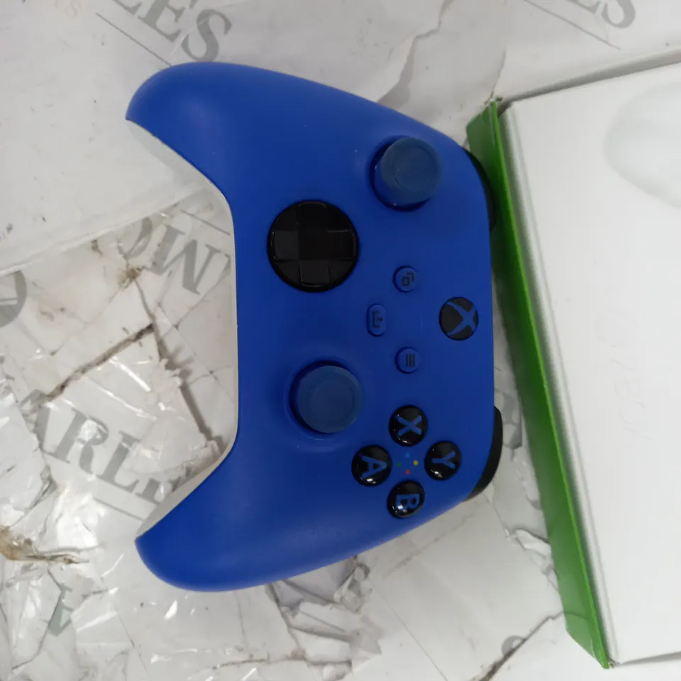 XBOX WIRELESS CONTROLLER
