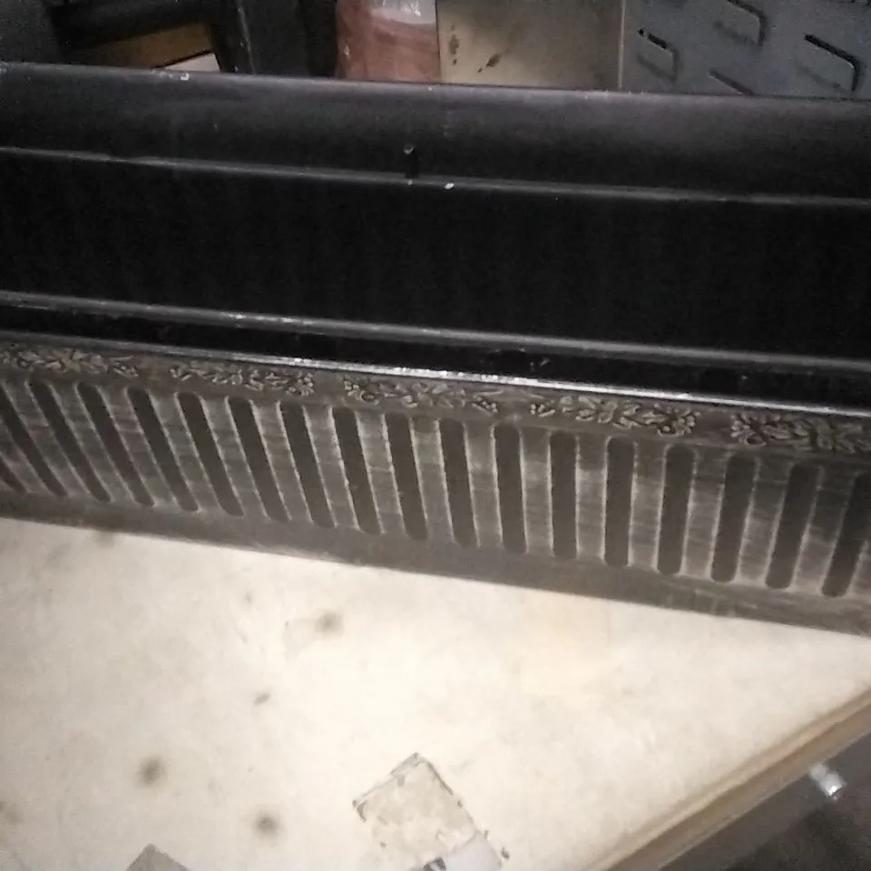 BOXED YASMINE PLASTIC PLANTER BOX ANTIQUE SILVER 