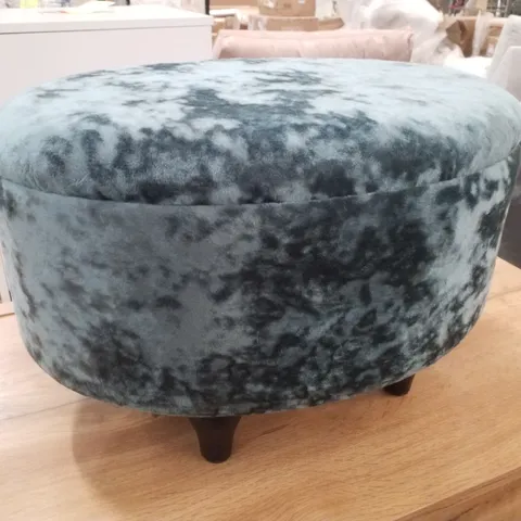 STYLISH CALLAN 40CM VELVET OVAL OTTOMAN – LUXURIOUS SOLID COLOUR FOOTSTOOL FOR OFFICE, LIVING ROOM & BEDROOM DÉCOR - GREY