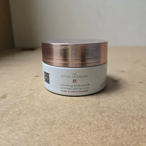 THE RITUAL OF SAKURA RENEWING BODY SCRUB SUGAR AND CHERRY BLOSSOM 250G