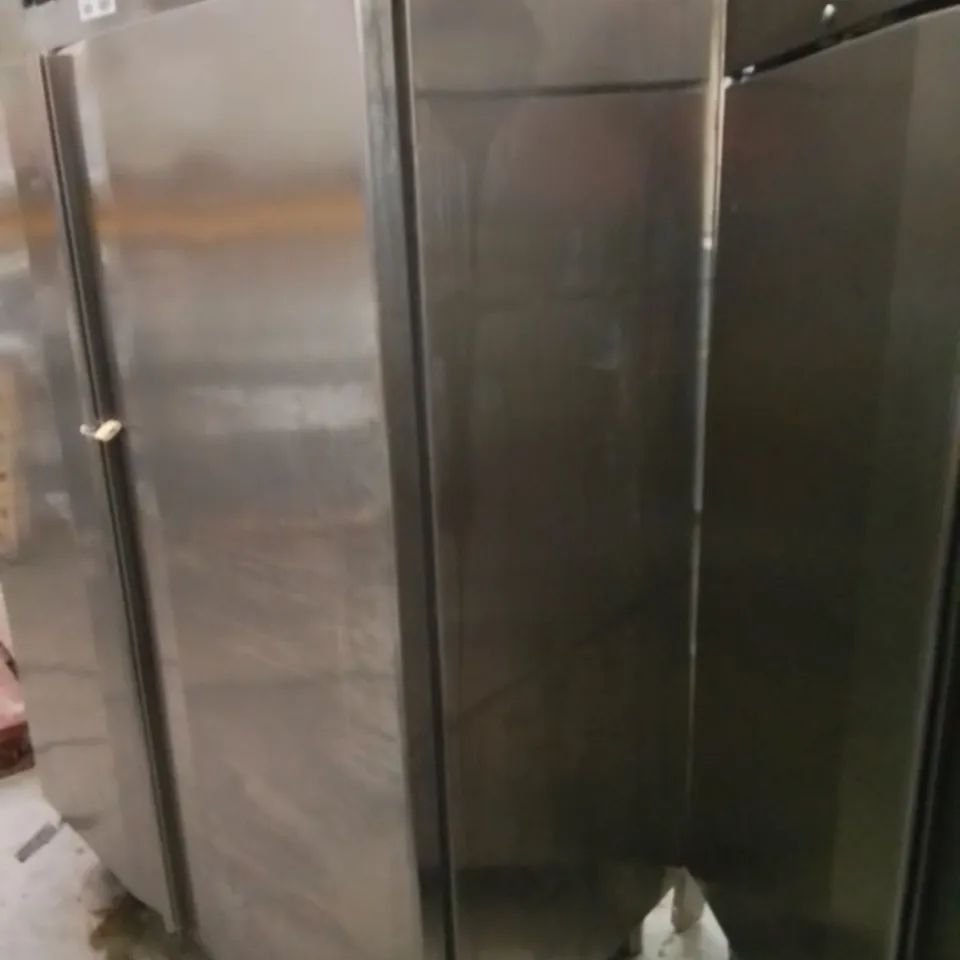 COMMERCIAL STAINLESS DOUBLE DOOR REFRIGERATED FOOD STORAGE UNIT 