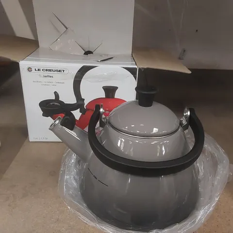 BOXED LE CREUSET KONE KETTLE WITH FIXED WHISTLE 1.6L
